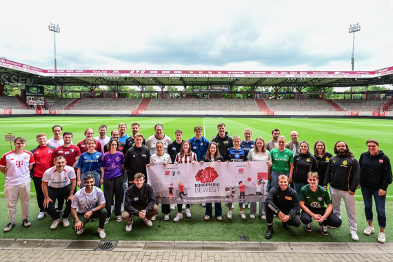 „Bundesliga bewegt“-Netzwerktreffen bringt Clubs in Berlin zusammen