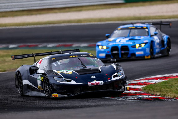 m Ferrari 296 GT3 holte Jack Aitken seinen fünften DTM-Sieg