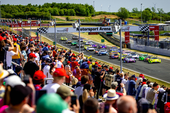 Dank Fast-Lane-Rabatt können Fans bis zu 36 Prozent sparen