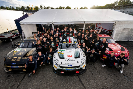 Meisterjubel beim Haupt Racing Team in Hockenheim