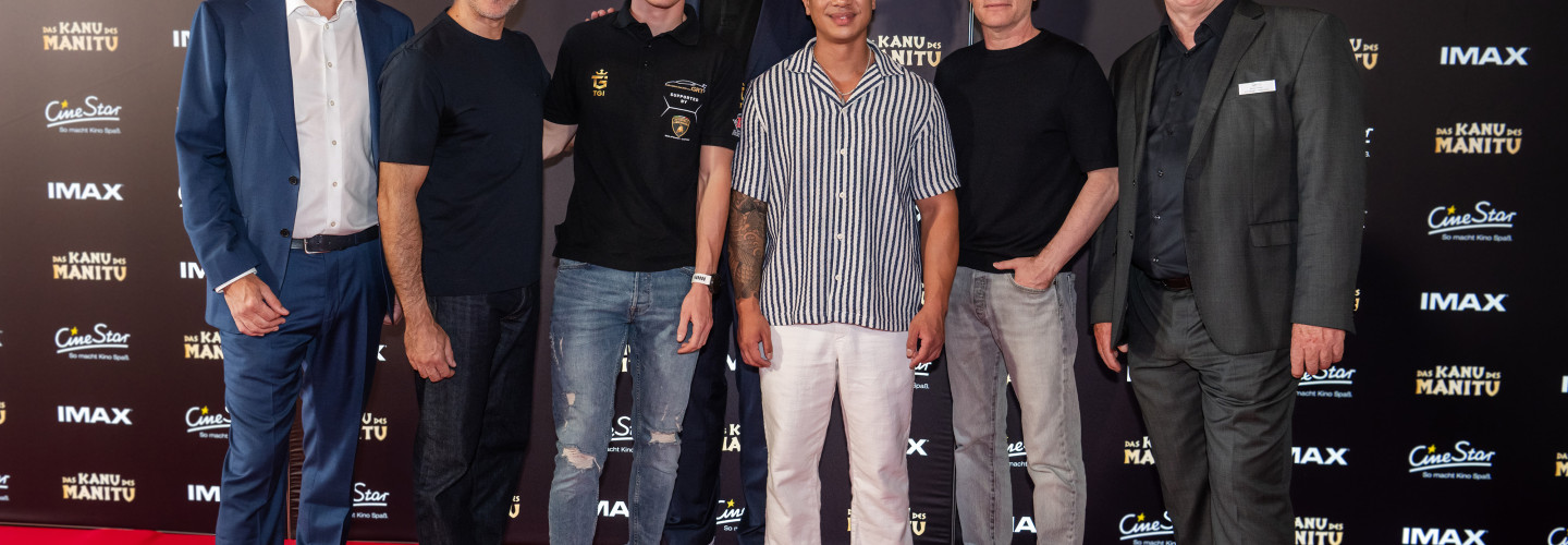 Michael Strohmenger (CineStar-Geschäftsführer), Rick Kavanian, Luca Engstler, Oliver Fock (CineStar-Geschäftsführer), Tutty Tran, Michael „Bully“ Herbig, Rainer Weber (Theaterleiter CineStar Leipzig), (l-r, Foto: Anika Dollmeyer)