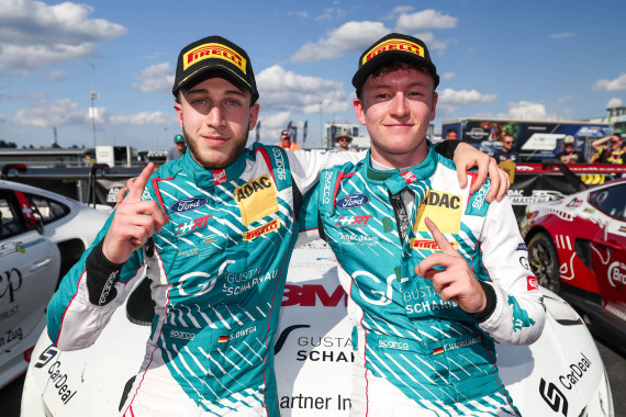 Salman Owega und Finn Wiebelhaus haben am Nürburgring gewonnen
