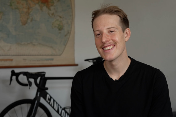 Im Interview spricht Simon Henseleit u.a. über seine Körperliche Verfassung, seinen Trainingsalltag sowie Ausgleich zum Sport.