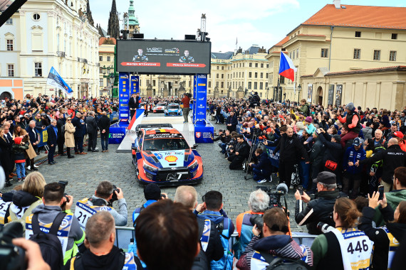 Schon bei der Premiere 2023 war der Start der Central European Rally in Prag ein stimmungsvoller Höhepunkt