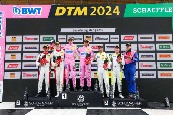 Das Podium im Sonntagsrennen der ADAC GT4 Germany auf dem Lausitzring