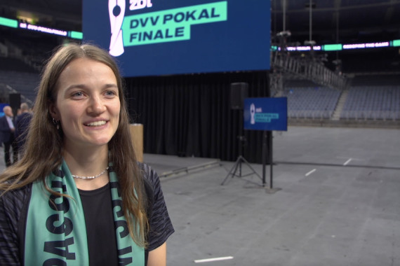 Im Interview spricht Corina Glaab, Nationalspielerin der Ladies in Black Aachen, u.a. über die Bedeutung des Umzugs für das Pokalfinale und die kommende Saison mit den Ladies in Black Aachen.