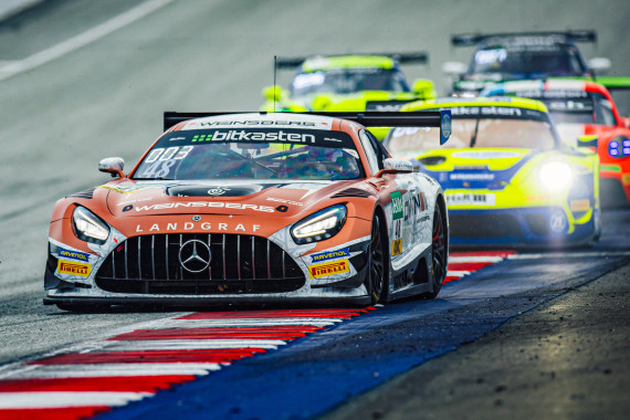 Noch fünf Teams rechnen sich Chancen auf den Titel im ADAC GT Masters aus