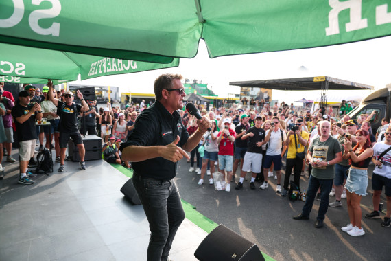 Peter Wackel sorgte für Mallorca-Vibes am Nürburgring