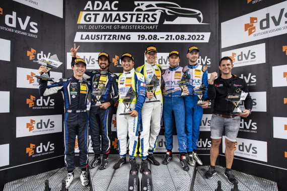 Erster Saisonsieg für Porsche, zweites Doppel-Podium für Lamborghini