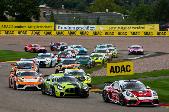 Die ADAC GT4 Germany begeistert auf dem Sachsenring mit einem vollen Feld