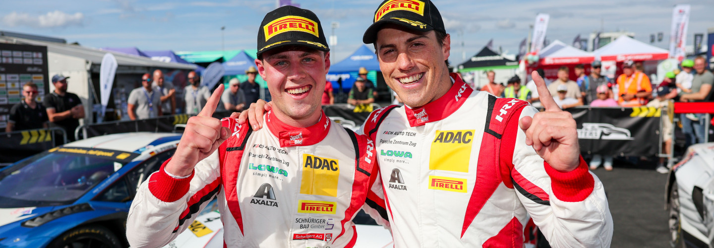 Alexander Fach und Alexander Schwarzer feierten ihren Debütsieg ausgelassen