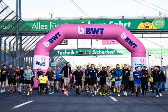 Der „BWT x Windhager Best Water Run“ eröffnete das DTM-Rennwochenende auf dem Lausitzring