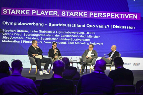 v.l: Stephan Brause, Leiter Stabsstelle Olympiabewerbung, DOSB, Verena Dietl, Sportbürgermeisterin der Landeshauptstadt München, Jörg Ammon, Präsident, Bayerischer Landes-Sportverband, Florian Kurz, Verwaltungsrat, ESB Marketing Netzwerk