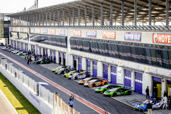 Das ADAC GT Masters beeindruckt erneut mit einem starken Starterfeld
