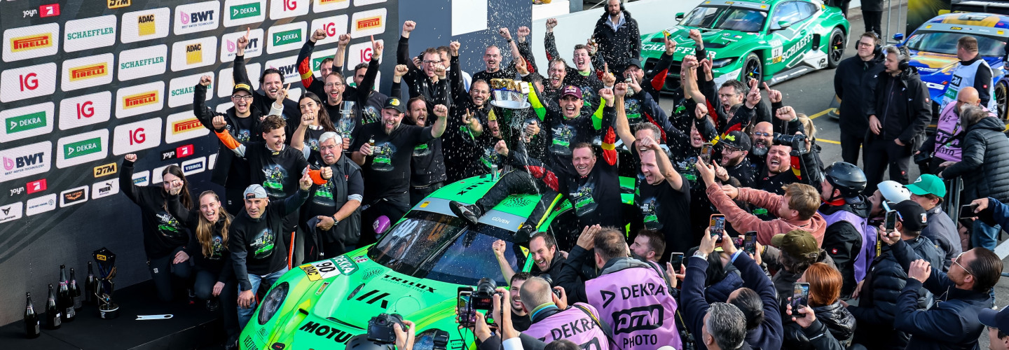 Großer Jubel beim neuen Champion Ayhancan Güven und Manthey EMA