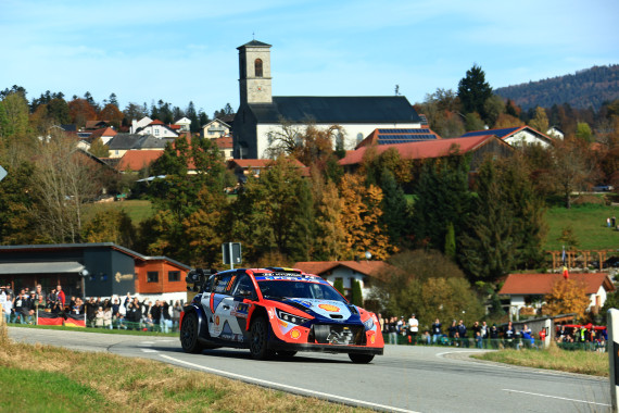 WRC-Weltmeister Thierry Neuville und seine Verfolger erwarten bei der Central European Rally 2025 insgesamt 18 anspruchsvolle Wertungsprüfungen in Deutschland, Österreich und Tschechien