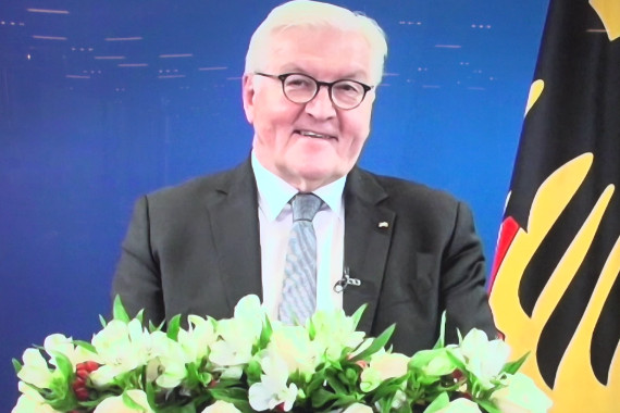 Bundespräsident Frank-Walter Steinmeier wünschte den Athletinnen und Athleten viel Glück und Erfolg für die Spiele in Peking. Gleichzeitig thematisierte Steinmeier auch die Lage in der Ukraine