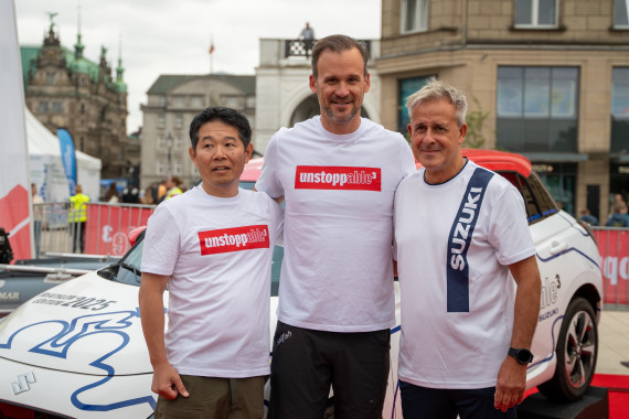 Neben Littbarski nahmen Jan Sibbersen, Geschäftsführer Sailfish, und der Suzuki-Mitarbeiter Hironori Ito am Rennen teil.