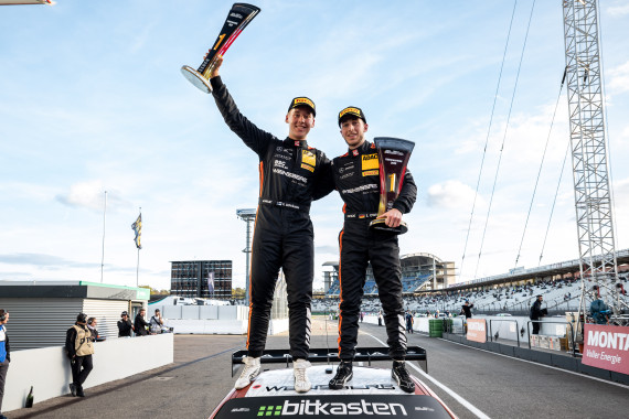 Große Freude bei Seppänen und Owega nach dem Titelgewinn auf dem Hockenheimring