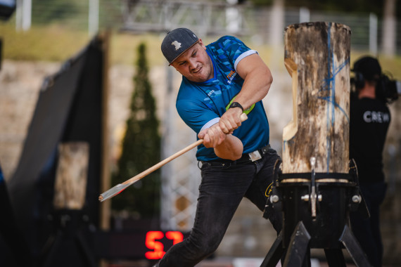 STIHL TIMBERSPORTS G~ding Block Chop.jpg