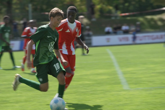 Footage aus der Luft zum ersten Tag des Porsche Fußball Cup.