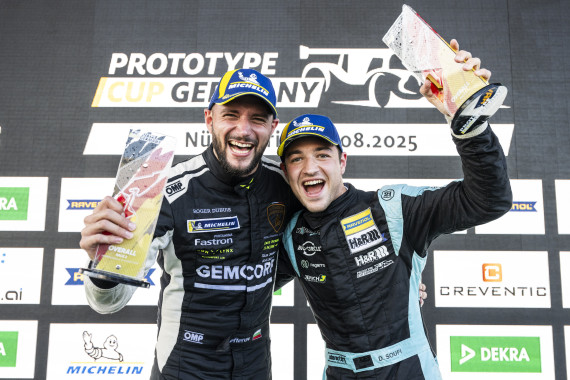 So feiern Meister: Pavel Lefterov (links) und Danny Soufi (rechts) ist der Titel nicht mehr zu nehmen