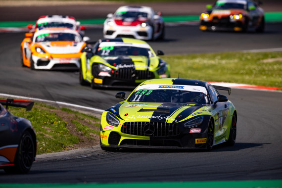 Härtling/Förderer gewannen im Mercedes-AMG vier Saisonläufe