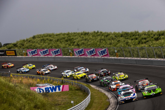 Spektakulär: die Steilkurven in Zandvoort
