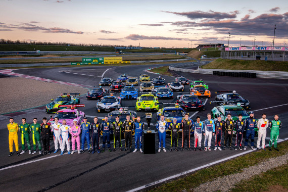 Am Start: Aston Martin, Audi, BMW, Ferrari, Ford, Lamborghini, McLaren, Mercedes-AMG, Porsche