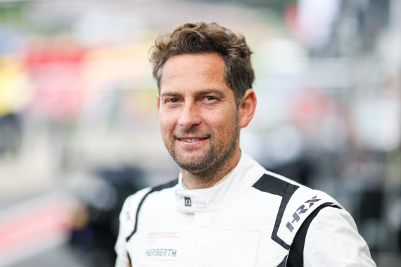 Alfred Renauer fährt gemeinsam mit Felix Neuhofer im Porsche 911 GT3 R